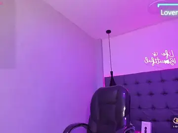 scarletcherry18 from stripchat