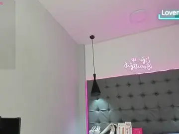 Stripchat Sex Cam of scarletcherry18