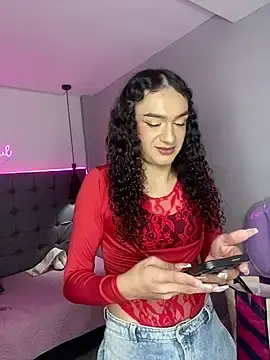 Stripchat Live Sex of scarletcherry18