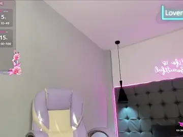 Stripchat Best live sex cam show of scarletcherry18