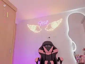 Stripchat Free Porn Cam of mia_yourmommy
