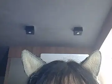 Stripchat Free Live Porn of SkinnyKitten