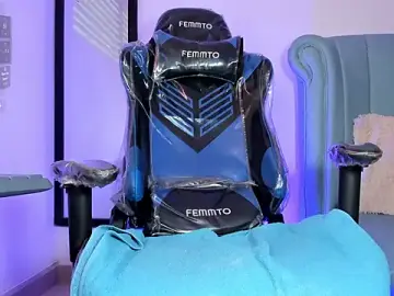 Stripchat Live Sex Cam of Chris_boy_