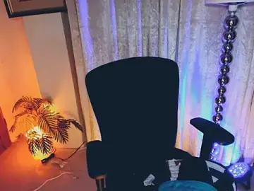 Stripchat Free Live Porn of DIVORCED_MS_VALERIA