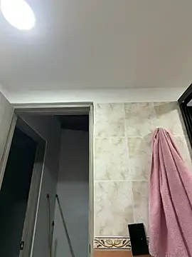 Stripchat Watch Live Sex Cams of EmmaRoux_
