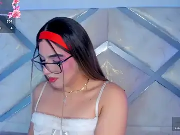 Stripchat Adult Video Chat of cami_rouxx