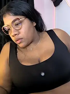 Stripchat Live Sex Cam of paola091