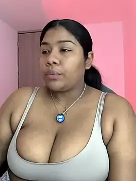 Stripchat Sex Cam of paola091