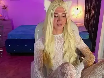 Stripchat Sex Cam of Kendry_fox420_