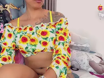 Stripchat Free Live Porn of khiara_moretti