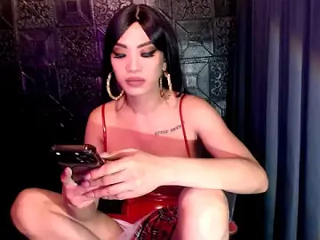 Stripchat Sex Cam of ASIANHOTTIE_69