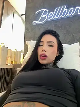 Stripchat Sex Cam of belllbonniie