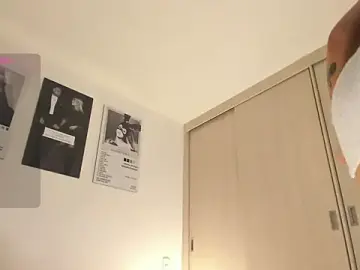 Stripchat Watch Live Sex Cams of hollyprincess_2