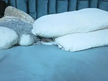 Stripchat Sex Cam of Emma_Foxi