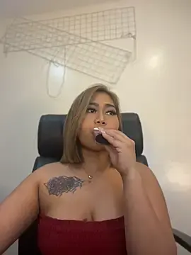 Stripchat Free Live Porn of vien_pussy69