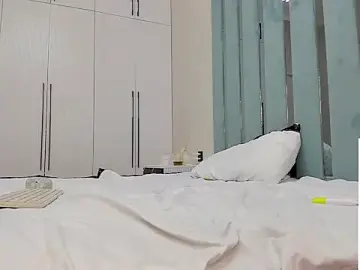 Stripchat Free Porn Cam of VivianMiller_
