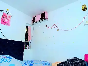 Stripchat Free Live Porn of mia_foxts