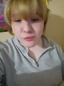Stripchat Free Porn Cam of wehavepussies_xoxo