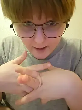 Stripchat Sex Cam of wehavepussies_xoxo