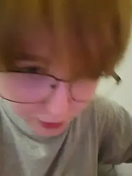 Stripchat Free Porn Cam of wehavepussies_xoxo