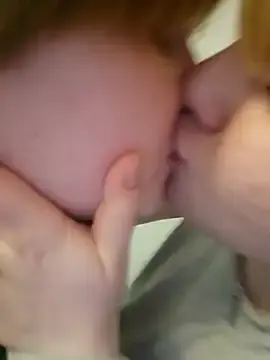Stripchat Free Live Porn of wehavepussies_xoxo