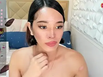 Stripchat Nude Webcam of TsHeartXxx