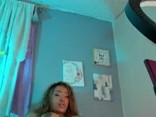 Xlovecam Adult Webcams of JuliaSacarf