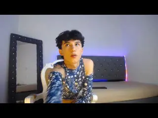 Xlovecam Live Sex Cam of JosiahRicci