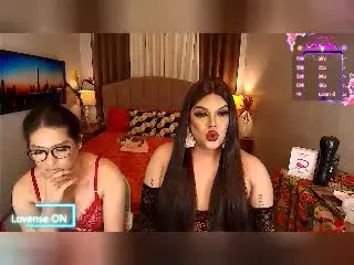 Xlovecam Live Sex Cam of InsatiableQueensX