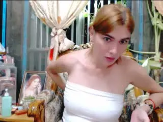Xlovecam Nude Webcam of BeautyQueenTs
