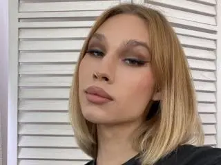 Xlovecam Free Porn Cam of KatalaYeya