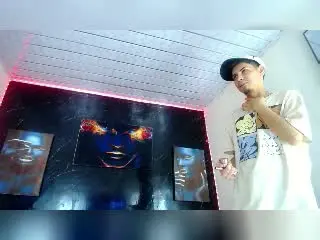 Xlovecam Live Sex of LuxeCouple