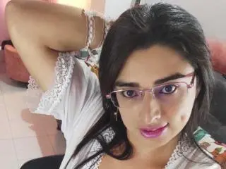Xlovecam Free Live Porn of KhalifaGold