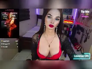 Xlovecam Adult Video Chat of KirstenMoore