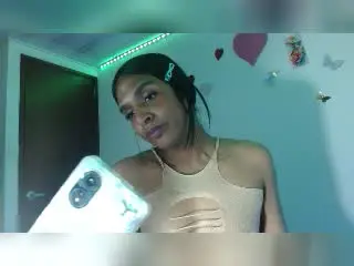 Xlovecam Adult Webcams of IdiiaLatina