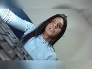 Xlovecam Private Sex Chat of IdiiaLatina