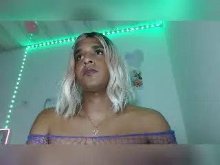 Xlovecam Best Webcam of IdiiaLatina