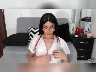 Xlovecam Live Sex Cam of NiaaHills