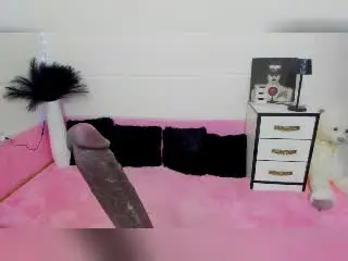 Xlovecam Live Sex Cam of DenyChantal