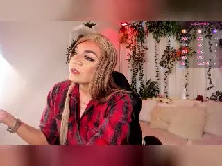 Xlovecam Sex Cam of KarolElegance