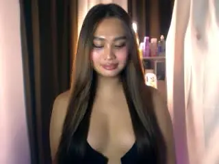 Xlovecam Watch Live Sex Cams of BigBrownCockCandice
