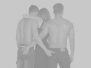 ThreesomeUnilited from xlovecam