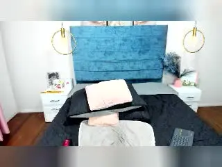 Xlovecam Live Sex Cam of NoemiSky