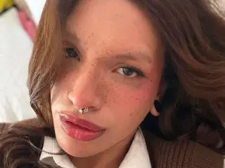 Xlovecam Watch Live Sex Cams of EllaThorne