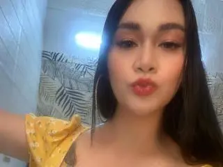 AvirySins from xlovecam