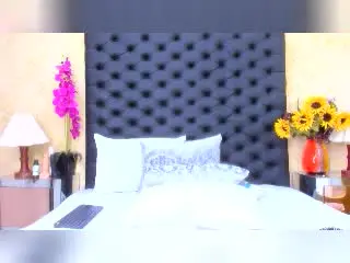 Xlovecam Nude Webcam of NohemiWon
