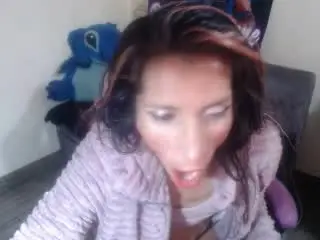Xlovecam Adult Webcams of RoxyRoxxan