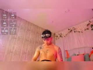 Xlovecam Live Porn of KermyBerty