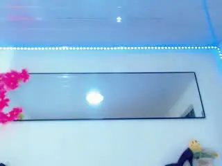 Xlovecam Nude Webcam of KateHadid