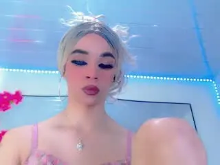 Xlovecam Adult Webcam of KateHadid